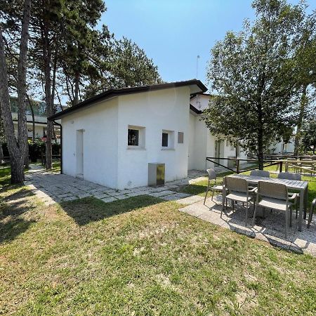 Ville Pinetine Bibione Bagian luar foto